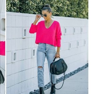 NWOT VICI Basin Cropped Knit Sweater with cuffed sleeve - Hot Pink - Small